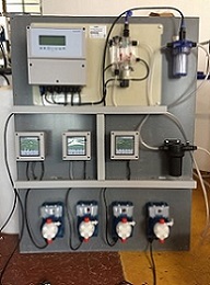 泳池水質(zhì)監(jiān)測(cè)PH，ORP，余氯，電導(dǎo)率，濁度，配加藥計(jì)量泵