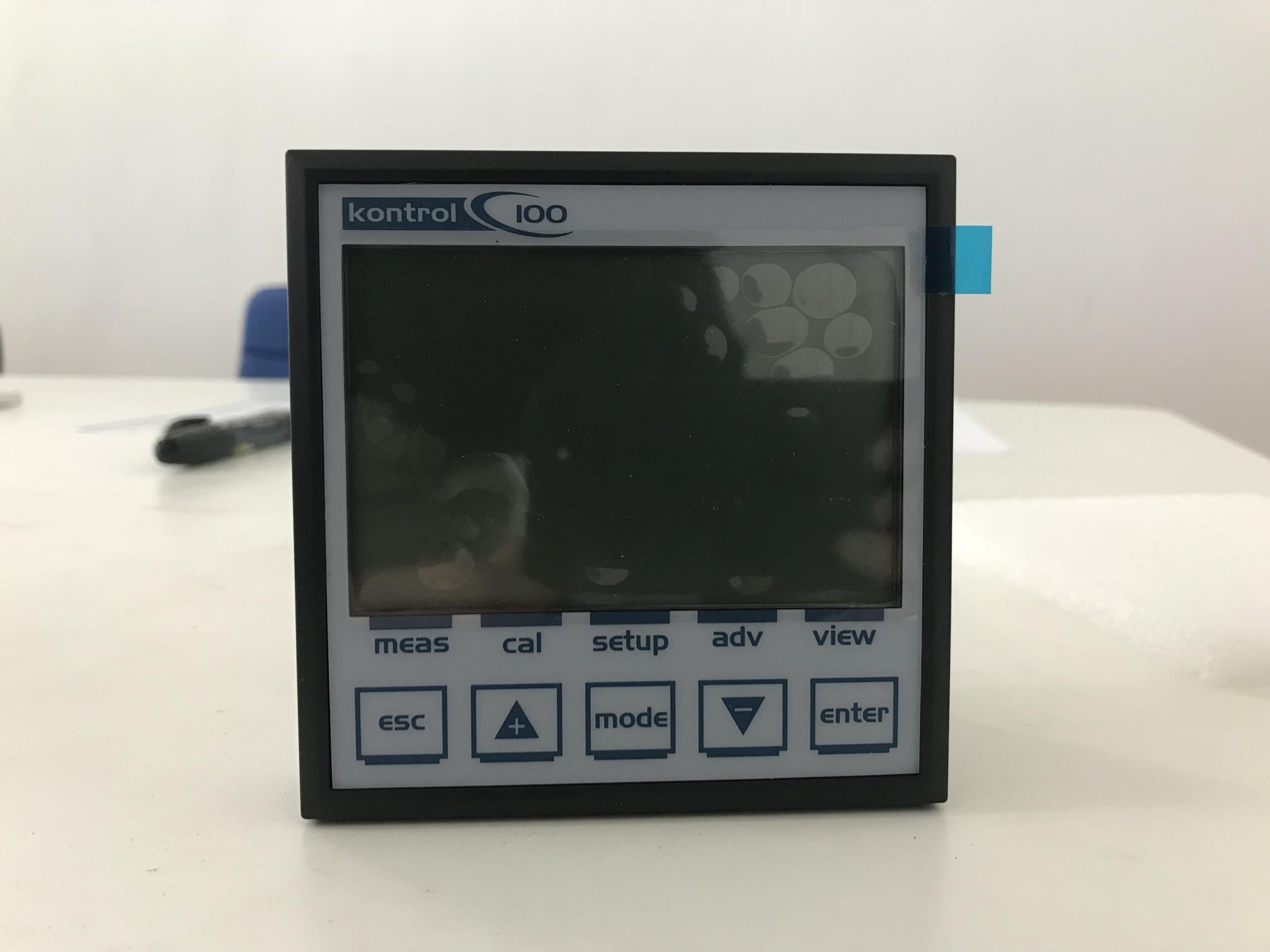 主板：圖像顯示128×64黑白，電源100-240Vac，50/60Hz，5W  外殼：尺寸144×144×42mm            材質(zhì)ABS  防護(hù)等級(jí)IP65            兩路繼電器輸出，自動(dòng)控制計(jì)量泵            兩路4-20mA電流輸出，數(shù)據(jù)可連接無線遠(yuǎn)程            MODBUS RTU通訊協(xié)議 RS485 數(shù)據(jù)可上傳、無線遠(yuǎn)程傳輸